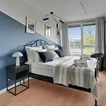 Chlebova - Riverside View Terrace, Free Parking, Gym & Kidsplay By Downtown Apartments