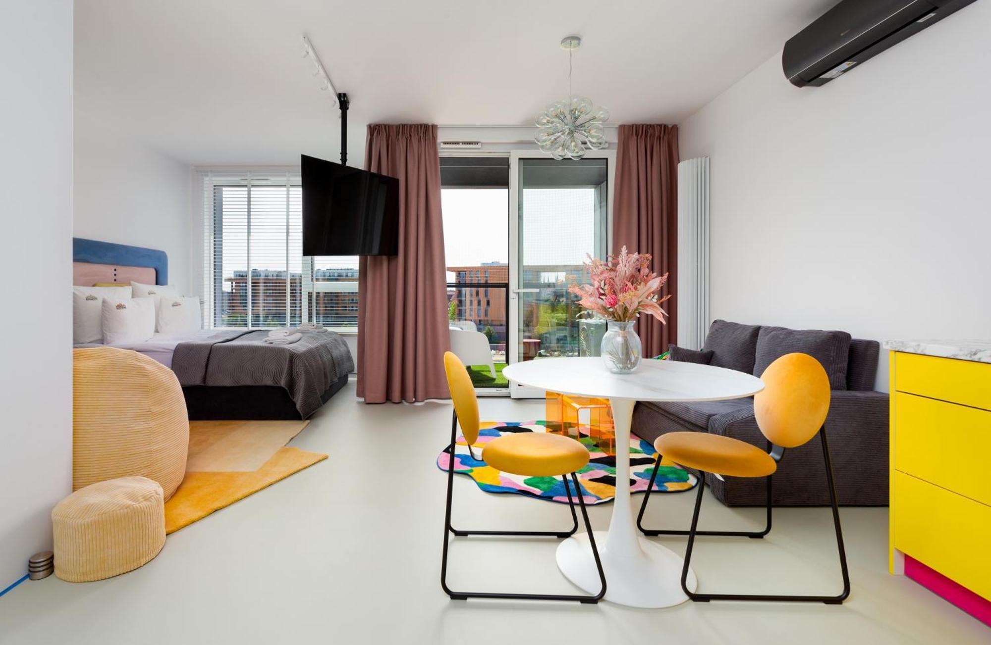 Chlebova - Riverside View Terrace, Free Parking, Gym & Kidsplay By Downtown Huoneisto