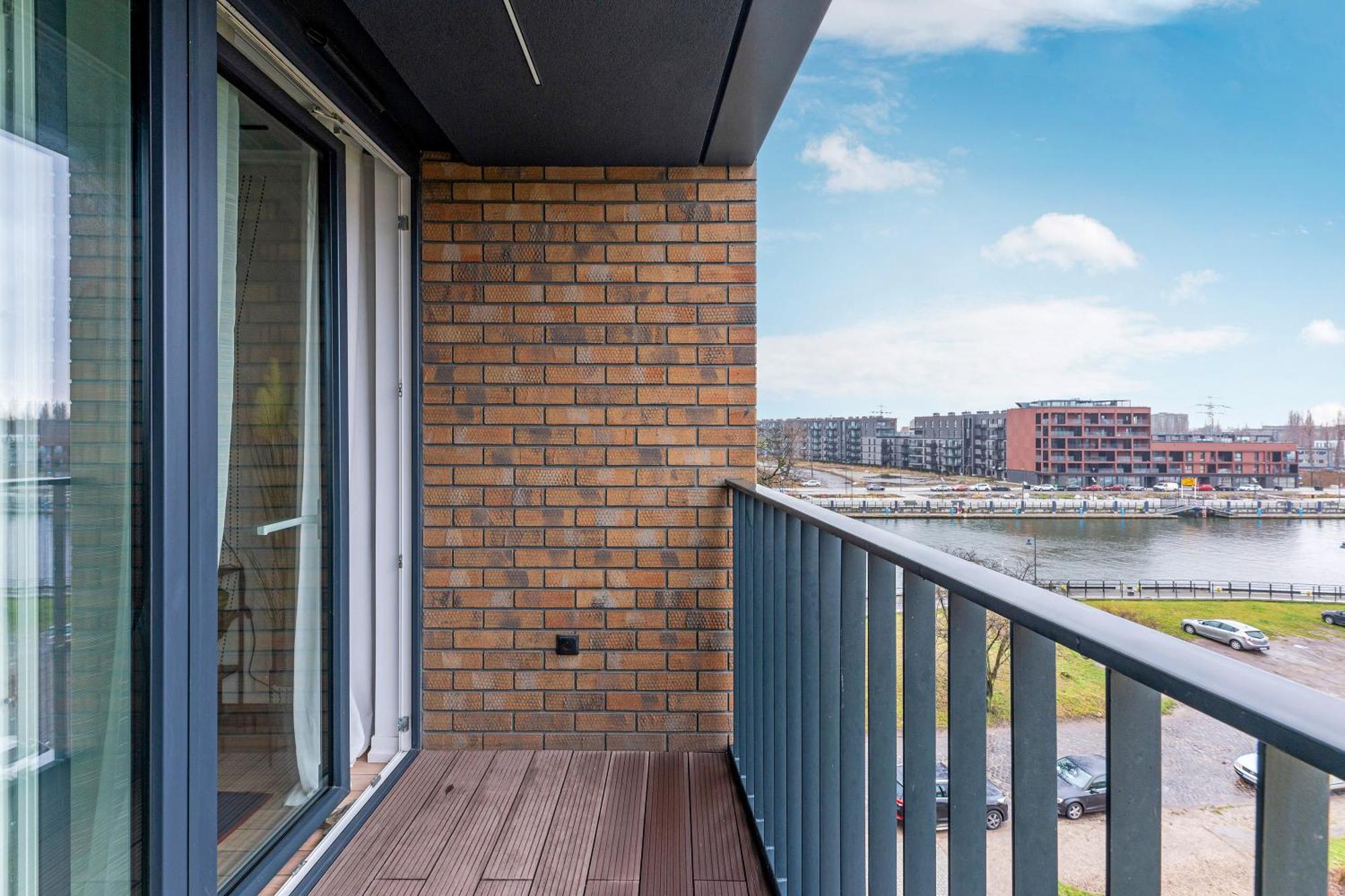 Huoneisto Chlebova - Riverside View Terrace, Free Parking, Gym & Kidsplay By Downtown Gdańsk
