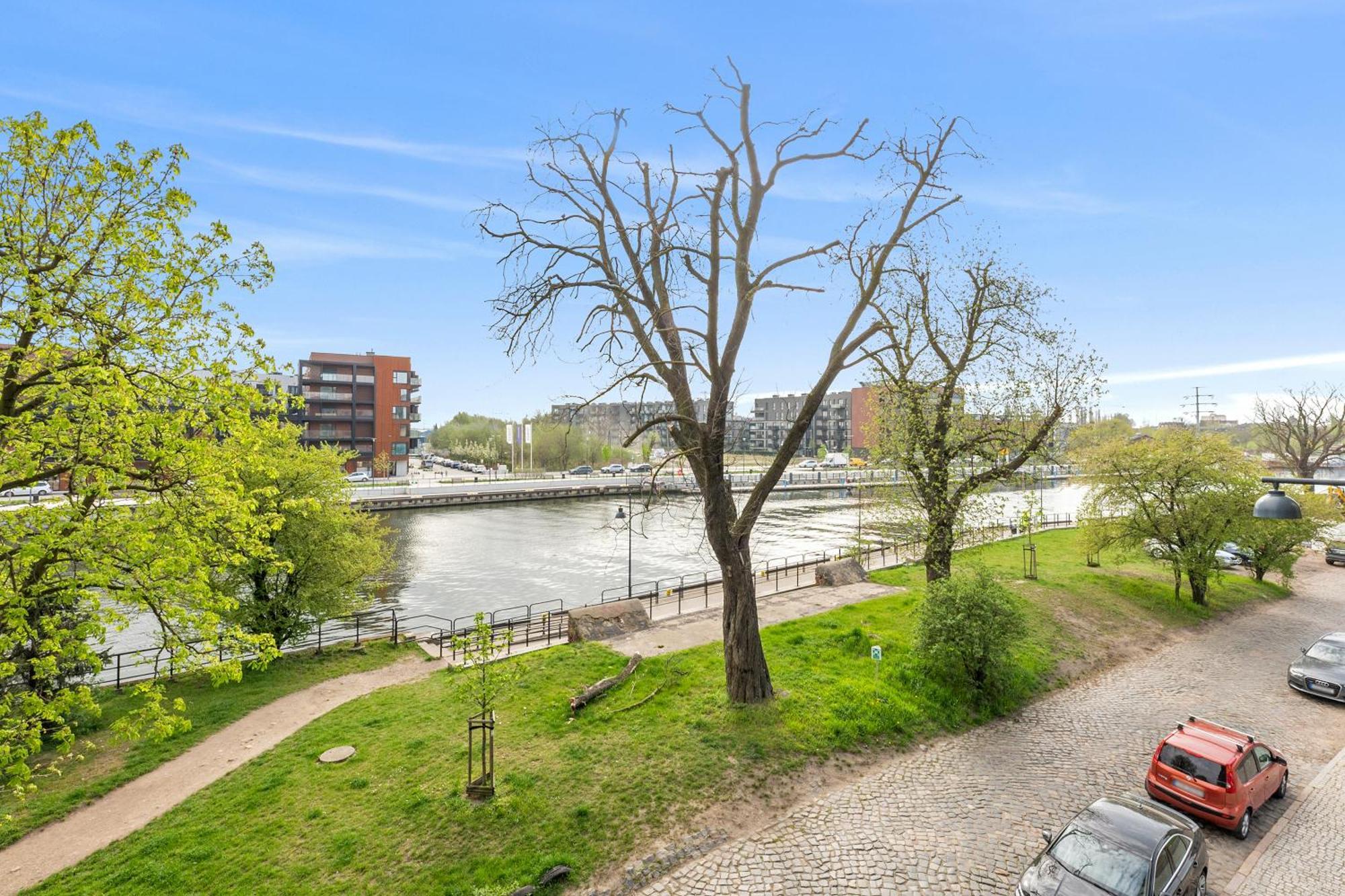 Chlebova - Riverside View Terrace, Free Parking, Gym & Kidsplay By Downtown Huoneisto