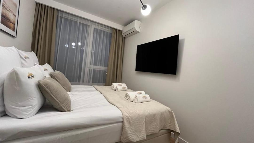 Chlebova - Riverside View Terrace, Free Parking, Gym & Kidsplay By Downtown Huoneisto