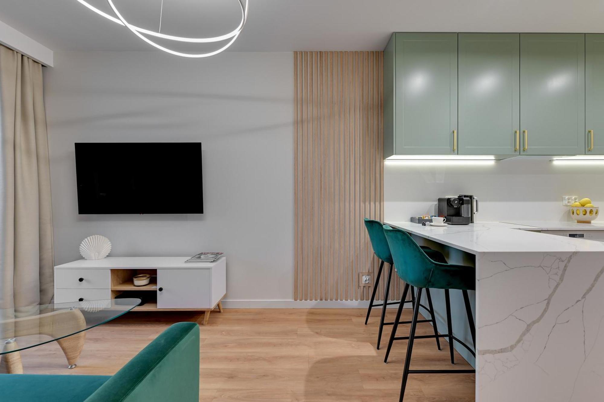 Huoneisto Chlebova - Riverside View Terrace, Free Parking, Gym & Kidsplay By Downtown *