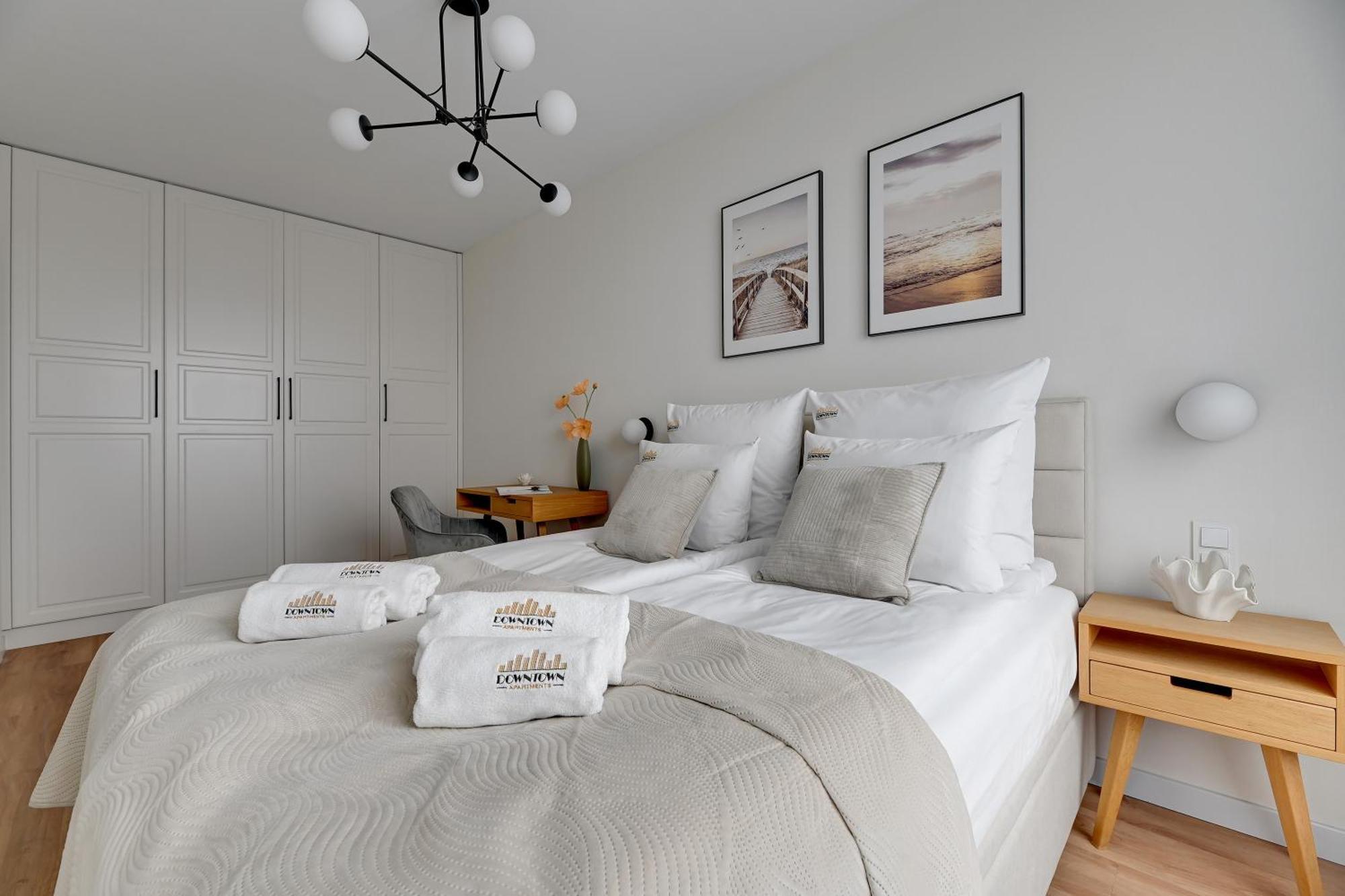Chlebova - Riverside View Terrace, Free Parking, Gym & Kidsplay By Downtown *